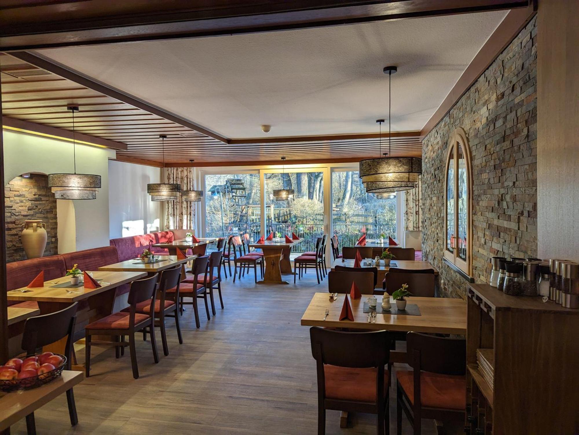Hotel Und Weingut Karlsmuehle Mertesdorf Экстерьер фото
