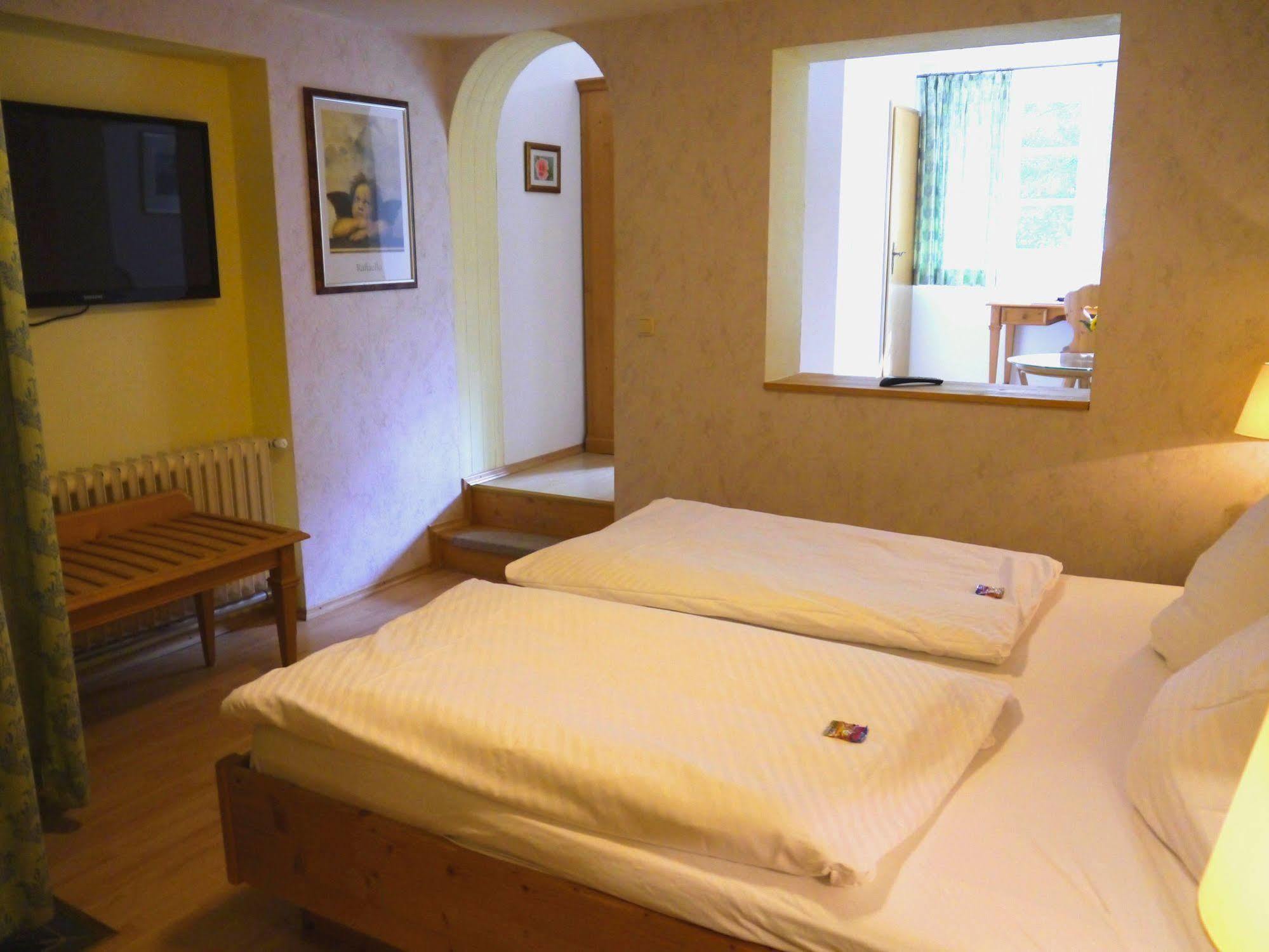 Hotel Und Weingut Karlsmuehle Mertesdorf Экстерьер фото