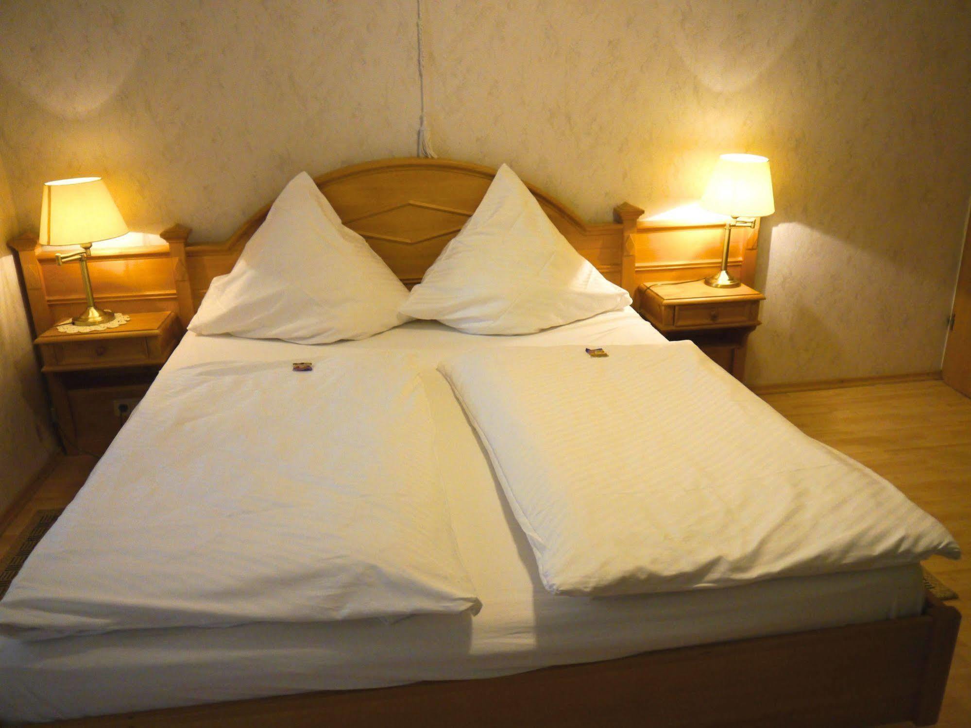 Hotel Und Weingut Karlsmuehle Mertesdorf Экстерьер фото